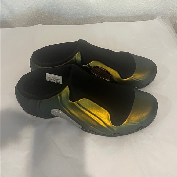 Nike Clogposite Black & Metallic Gold (HF6881-900) Men’s Size 8.5 main image 4
